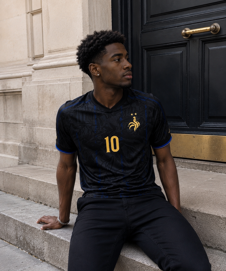 Camiseta Mbappé Nº10 – Negro y Dorado